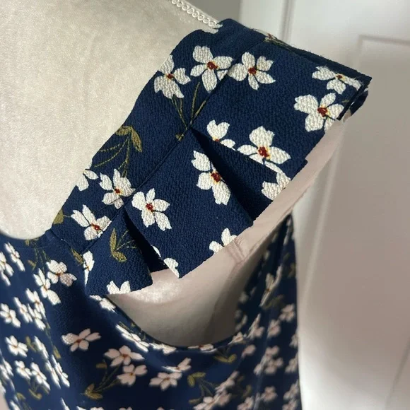 Monteau Floral Print Top - Picture 4 of 7